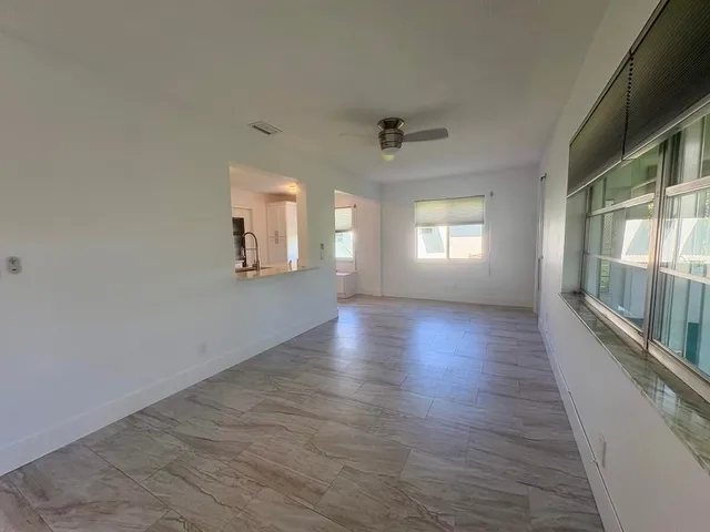 Residence photo 5
