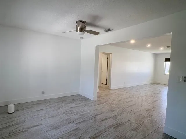 Residence photo 17