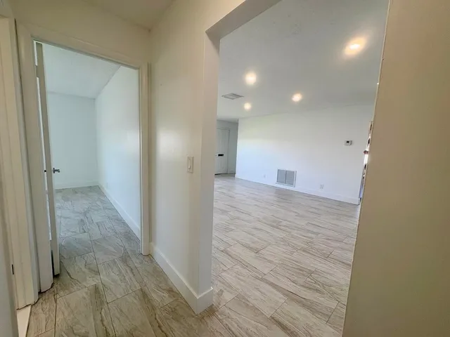 Residence photo 49