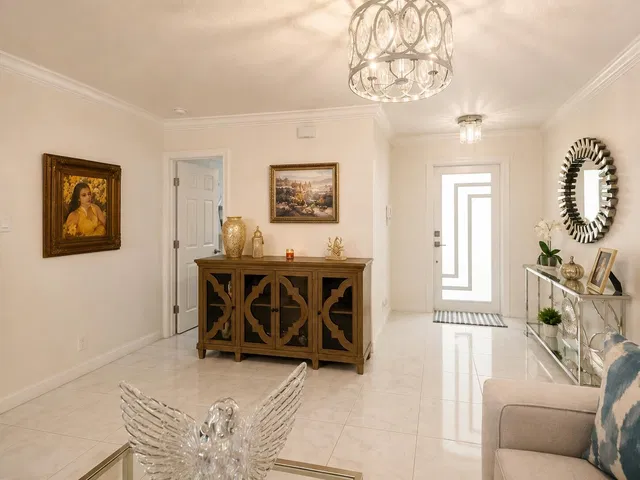 West Palm Beach Residence photo 6