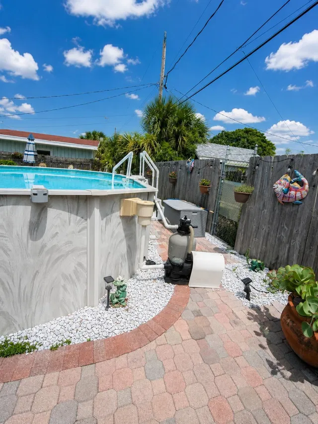 West Palm Beach Residence photo 24