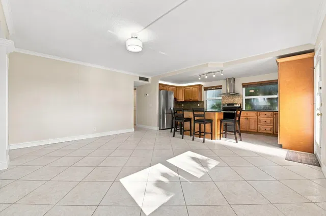 Residence photo 12