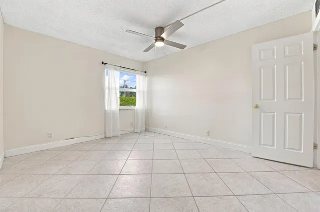 Residence photo 25