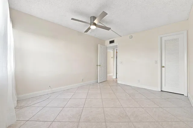 Residence photo 26