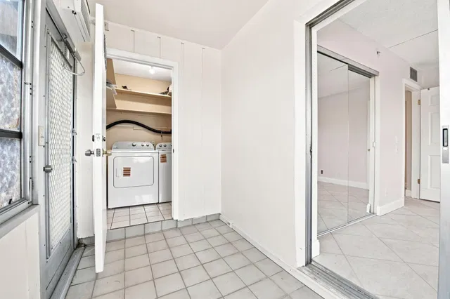 Residence photo 32