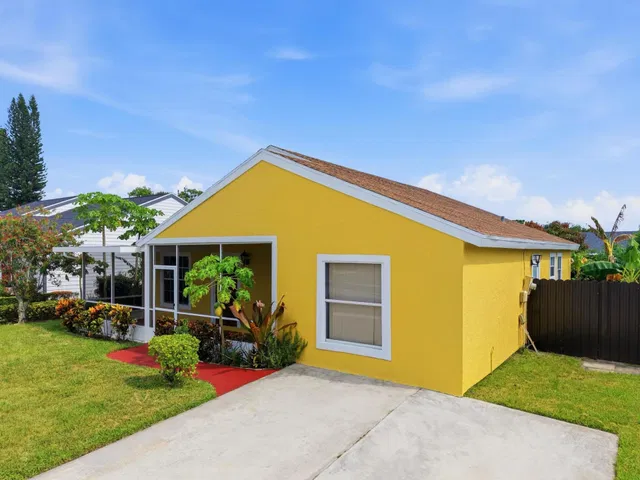 Residence photo 2