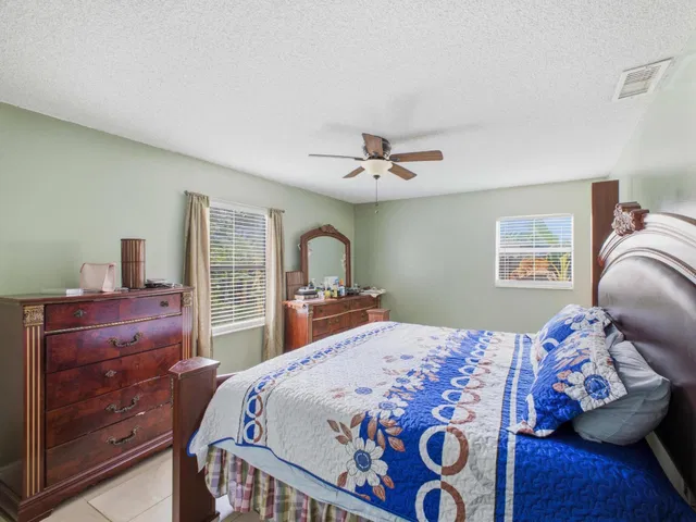Residence photo 12