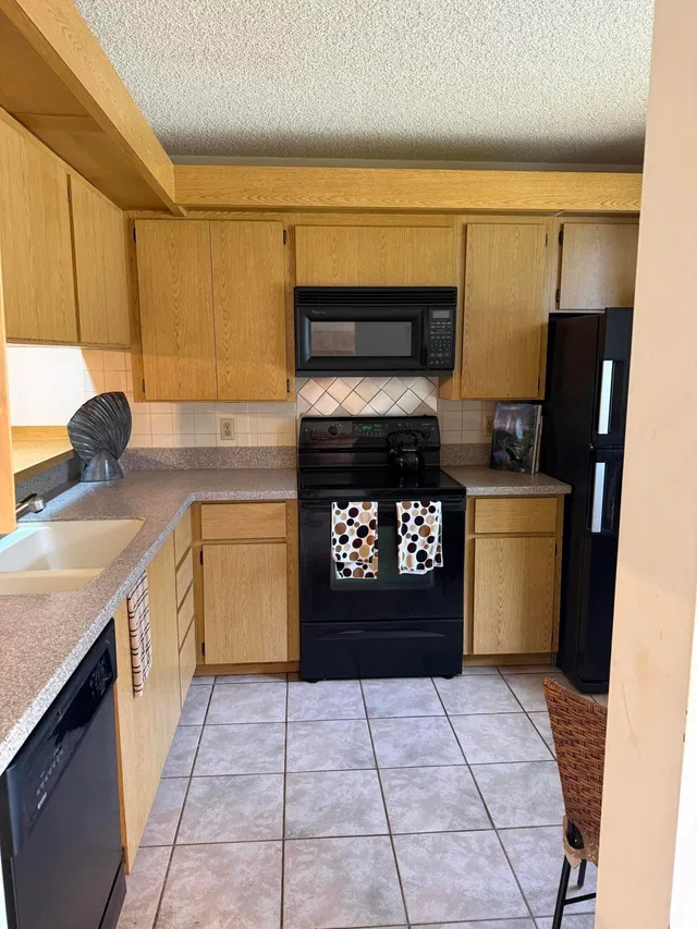 Unit 103 photo 6