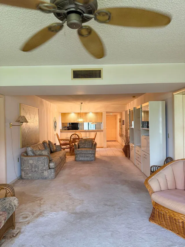 Unit 103 photo 11