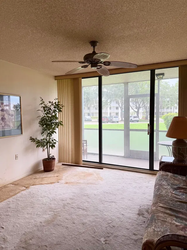Unit 103 photo 18