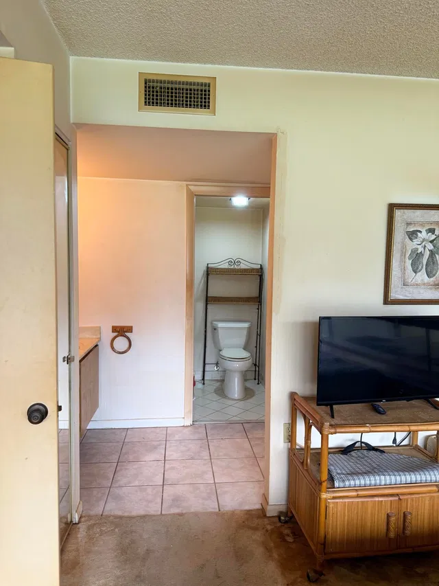 Unit 103 photo 28