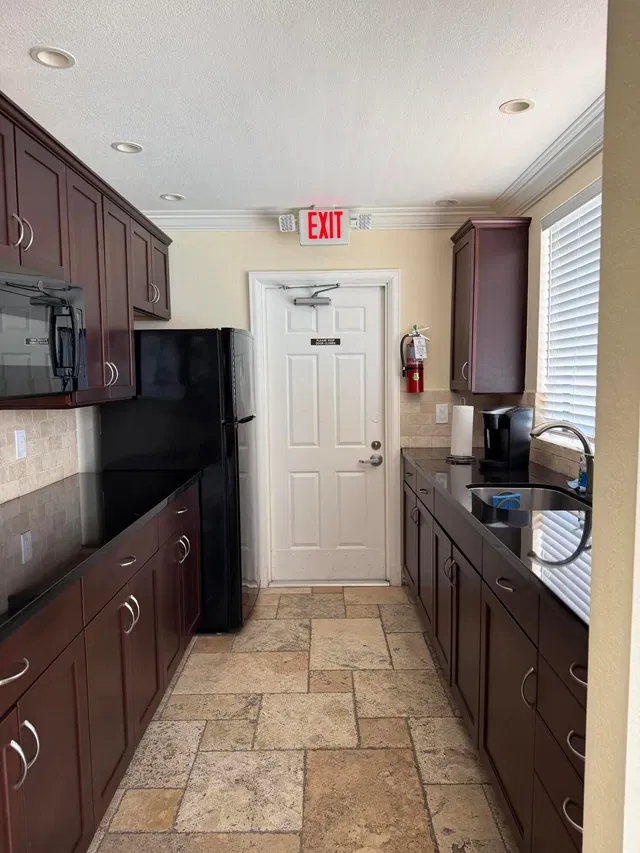 Unit 103 photo 56