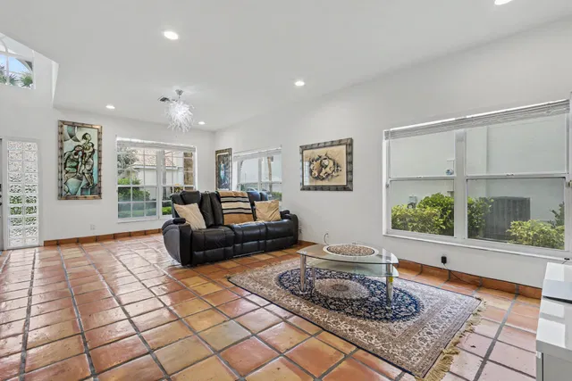 Residence photo 9