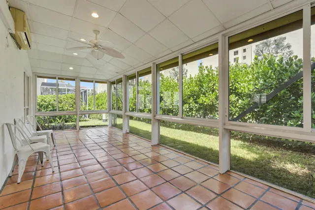 Residence photo 22