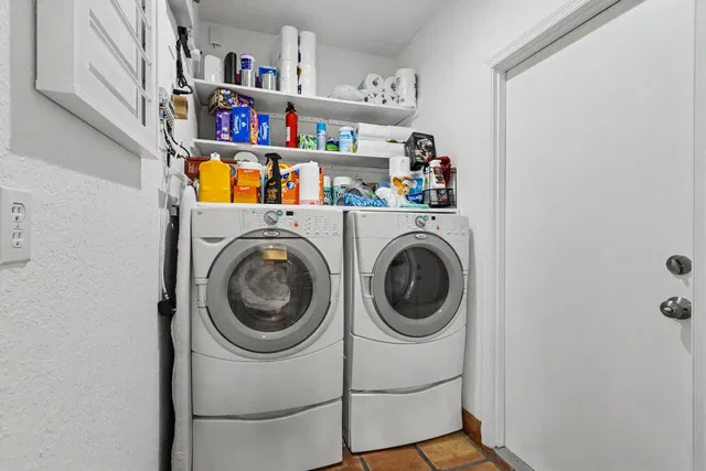 Residence photo 25