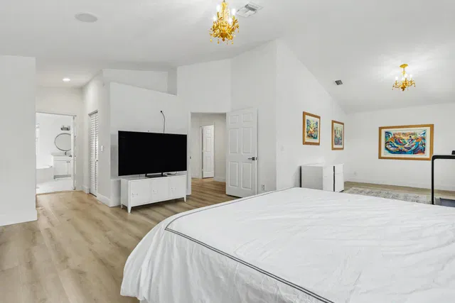 Residence photo 29
