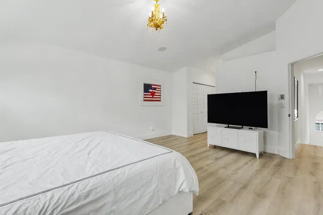 Residence photo 30