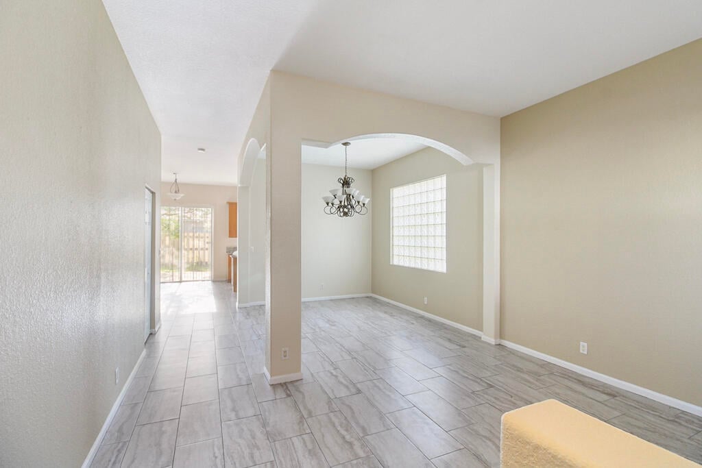 Residence photo 3