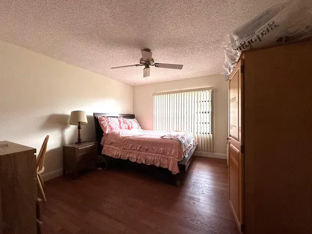 Unit C photo 9