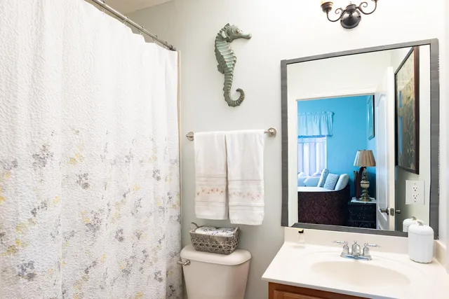 Unit 2 photo 18