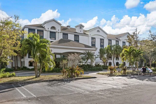 Residence photo 3