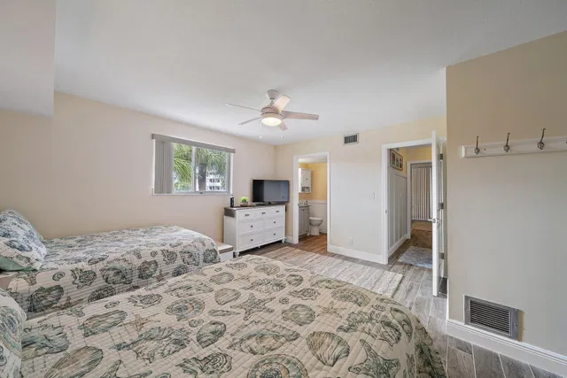 Unit D101 photo 28