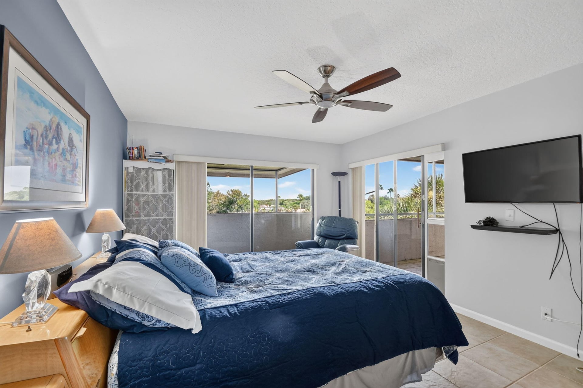 Unit 404 photo 11