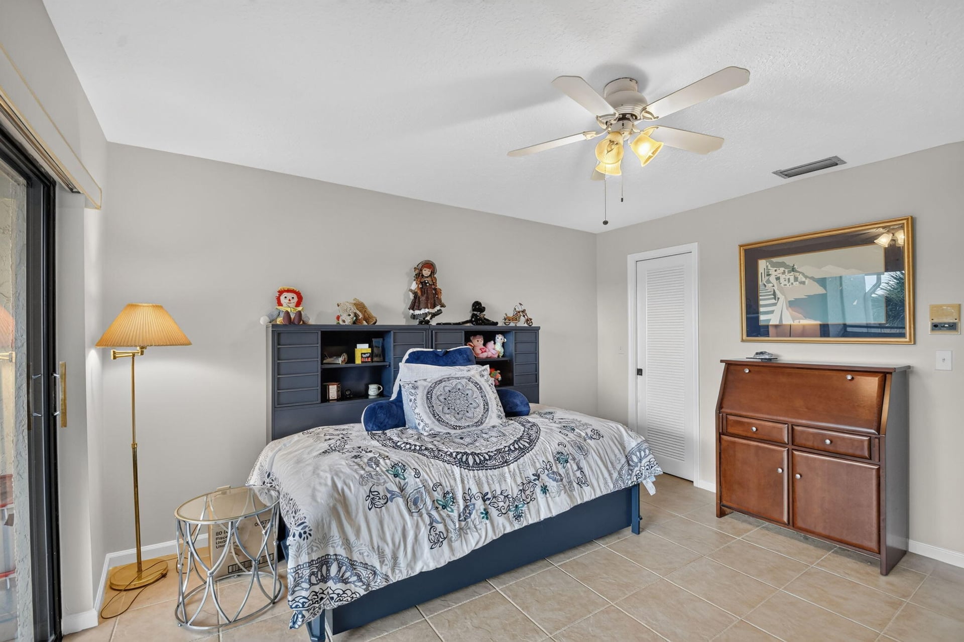 Unit 404 photo 15