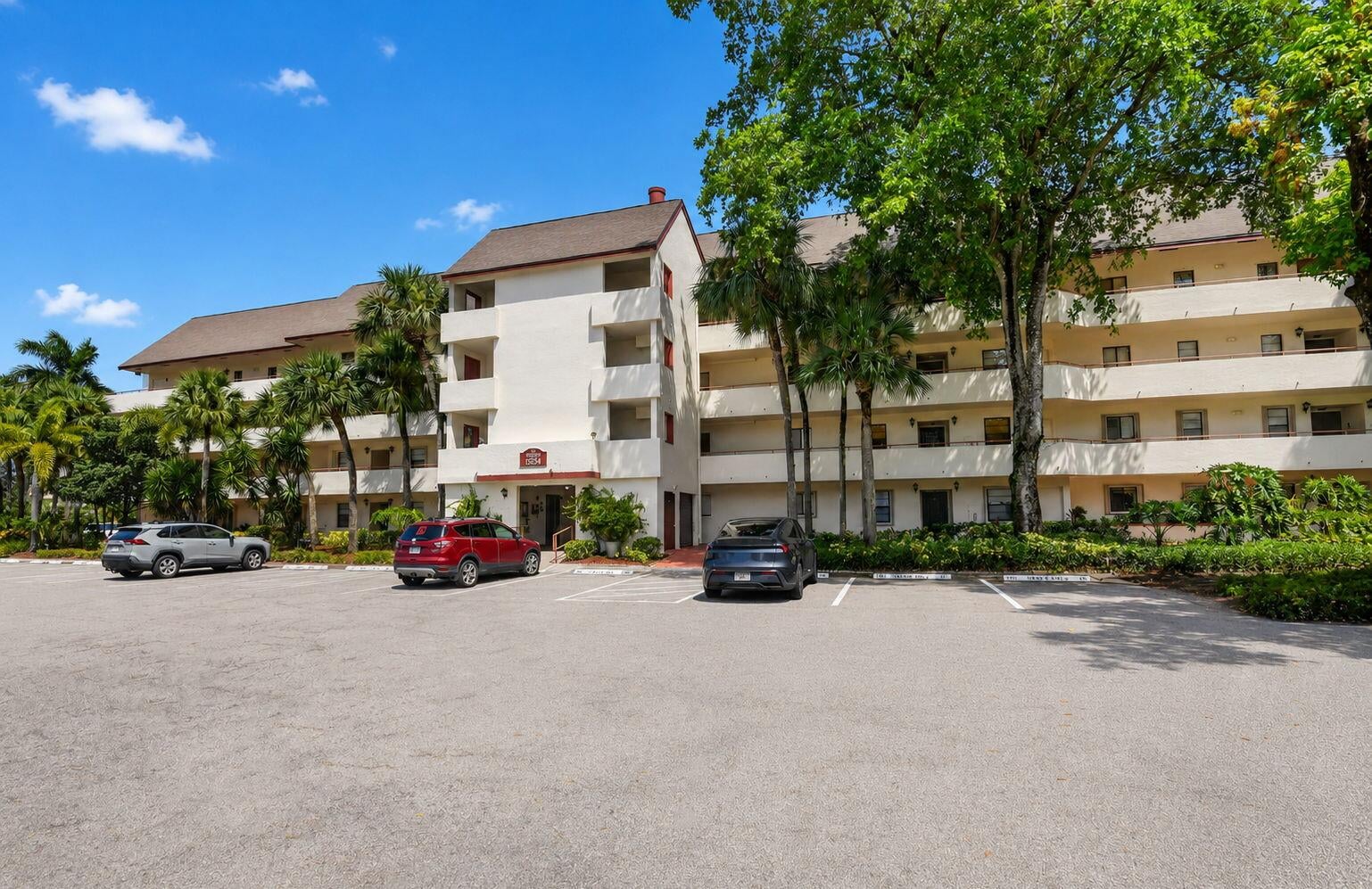 Unit 404 photo 17