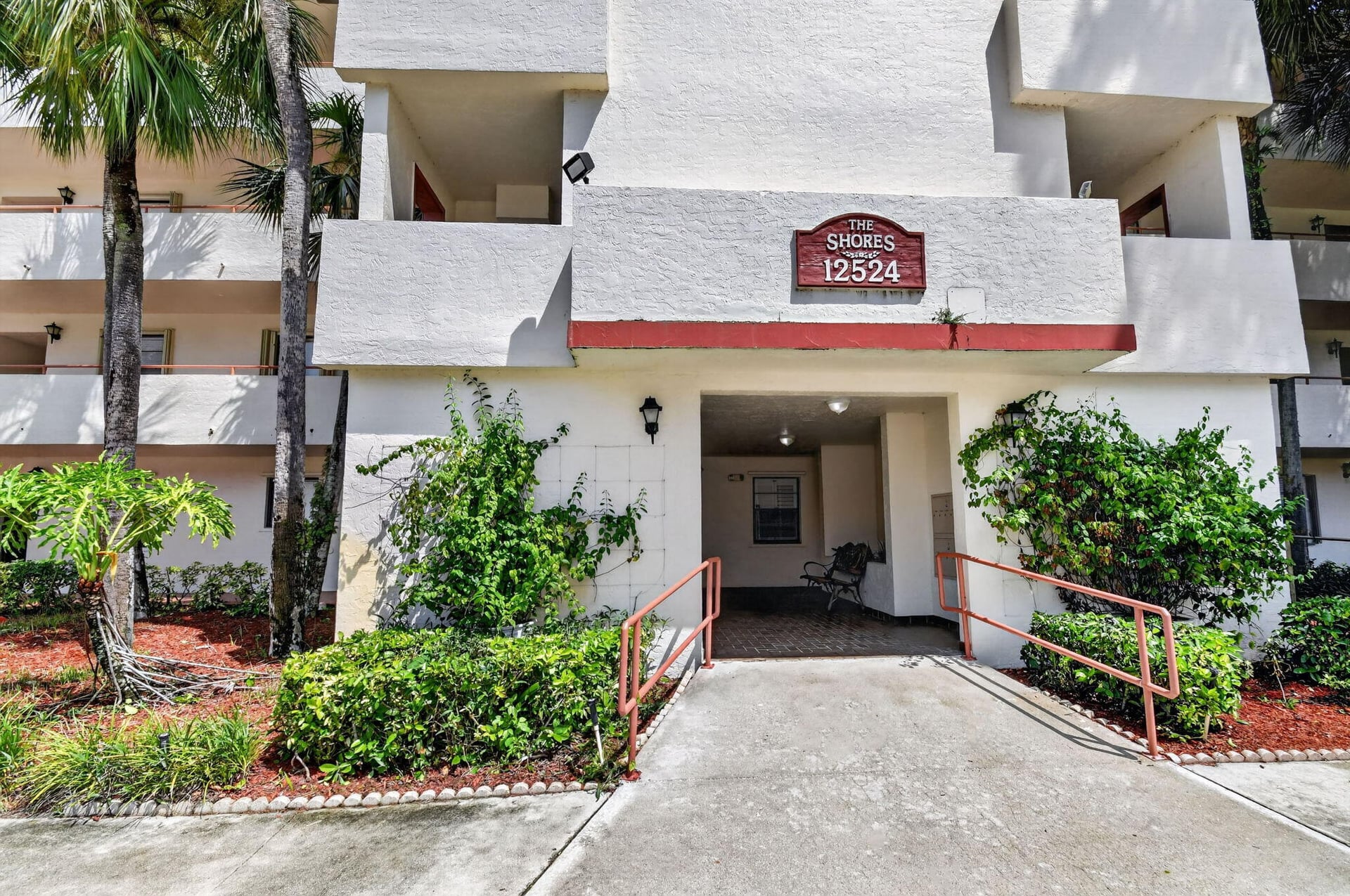 Unit 404 photo 18