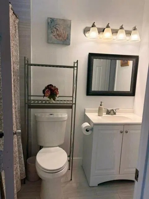 Unit 134 photo 16