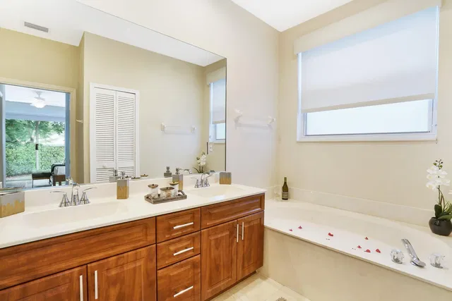 Residence photo 28