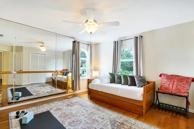 Residence photo 31