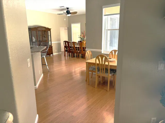 Residence photo 3