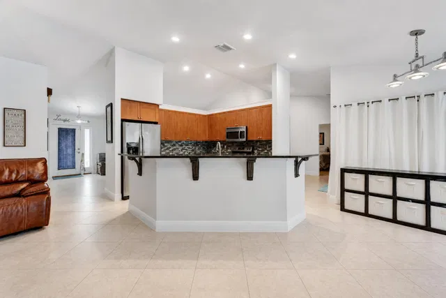 Residence photo 3
