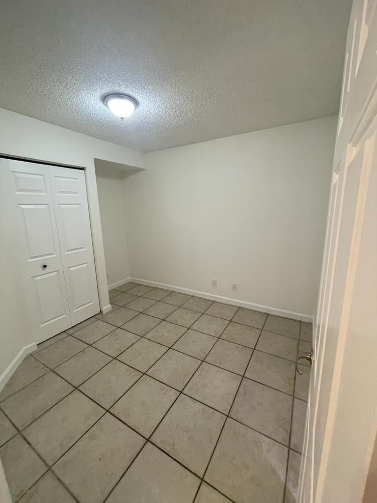 Unit D photo 11