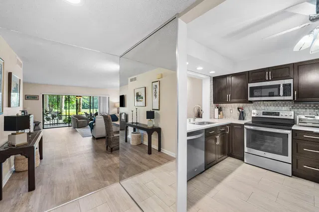 Residence photo 6