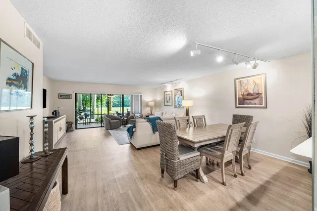 Residence photo 10