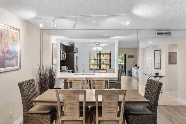 Residence photo 15