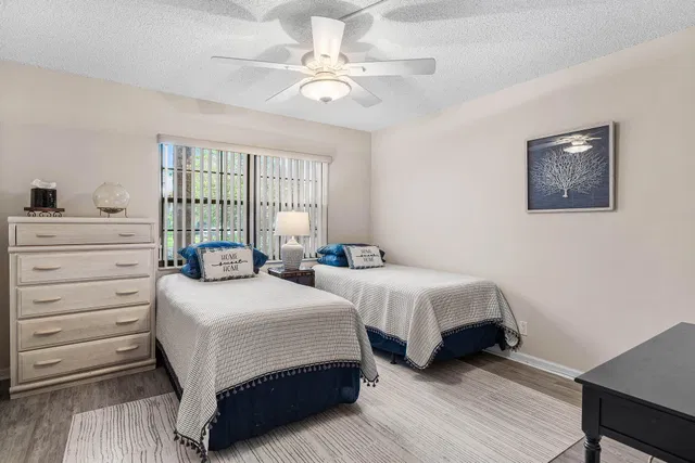 Residence photo 16