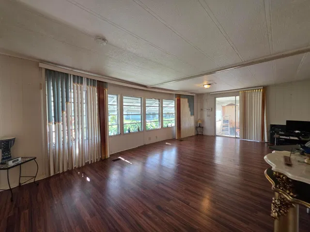 Residence photo 5
