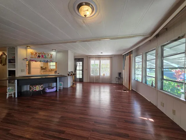 Residence photo 6
