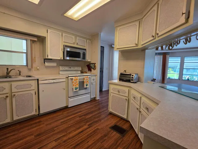 Residence photo 9