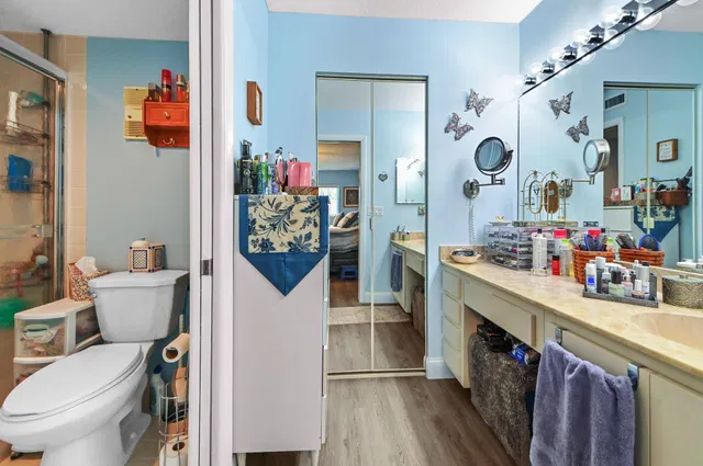 Unit 202 photo 15