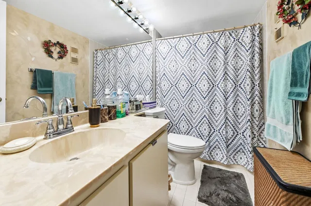 Unit 202 photo 20