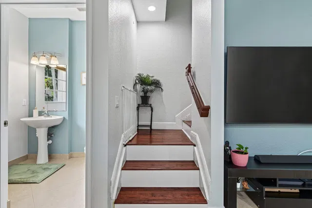  Residence photo 11