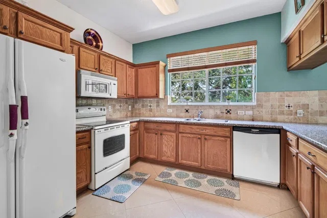  Residence photo 15