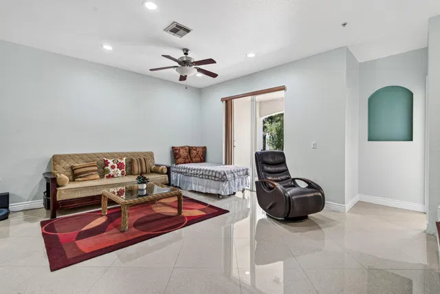  Residence photo 21