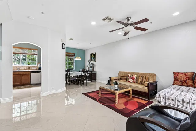  Residence photo 22