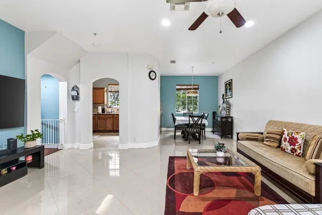  Residence photo 24